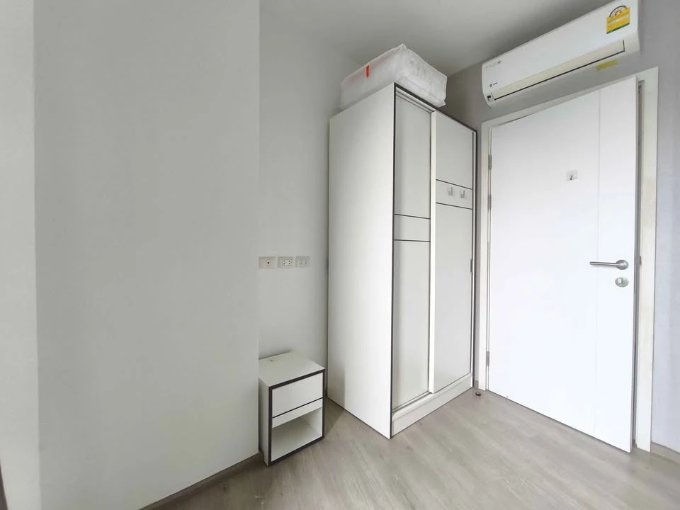 For rent: THE BASE PHETKASEM, ready-to-move-in unit, fully furnished, high floor, spacious and comfortable. Book now!