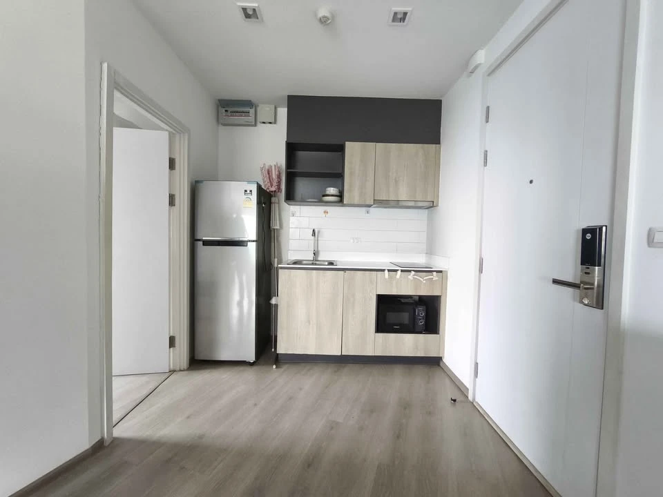 For rent: THE BASE PHETKASEM, ready-to-move-in unit, fully furnished, high floor, spacious and comfortable. Book now!