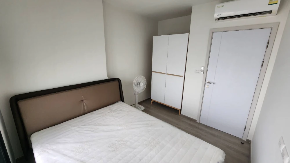 For rent THE BASE Phetkasem, ready to move in, fully furnished, spacious room, reserve now.