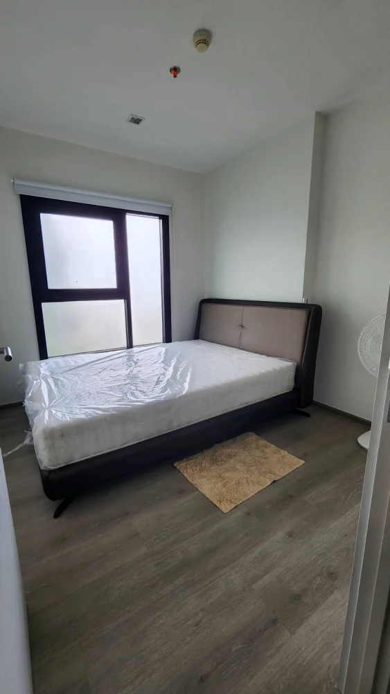 For rent THE BASE Phetkasem, ready to move in, fully furnished, spacious room, reserve now.