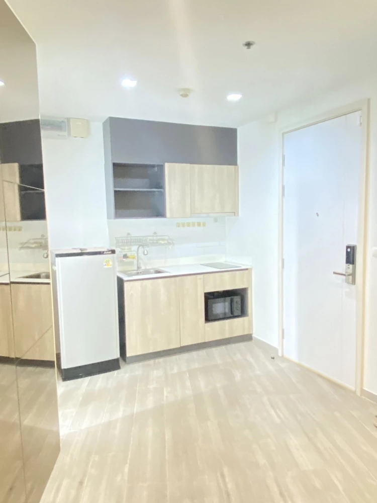 For rent/sale: THE BASE Phetkasem, corner unit offering privacy, spacious living area, prime location, and stunning views. Don't miss out!