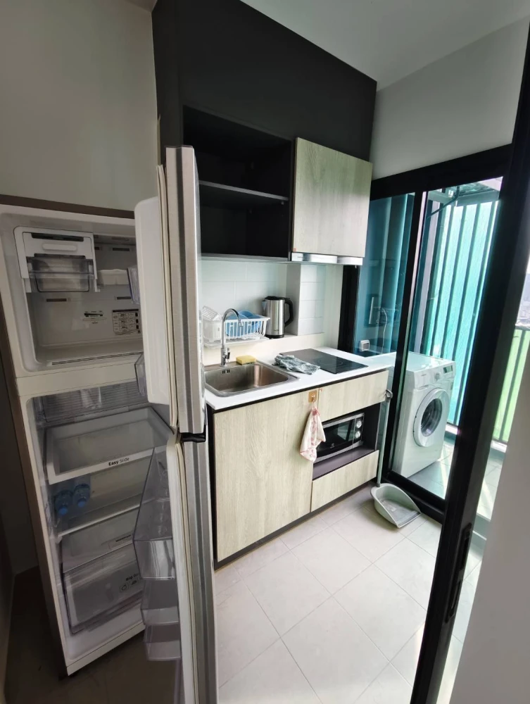 For rent, The base Phetkasem, The Base, size 32 sq.m., 22nd floor, beautiful room, can sleep and see the city view. Chilling. Hurry up.