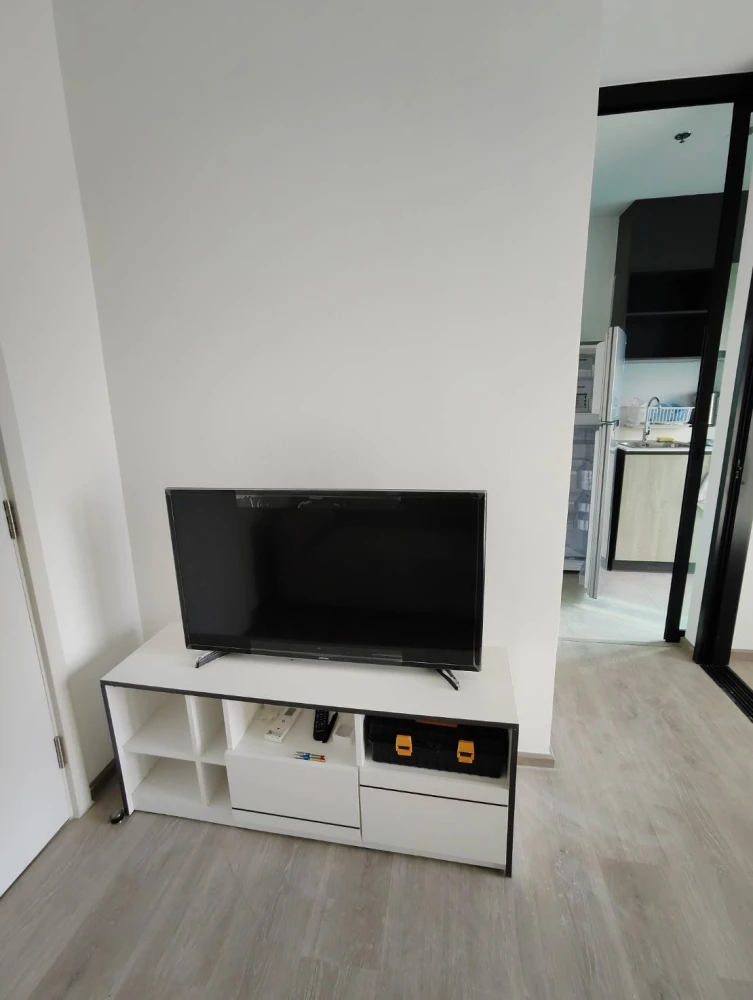 For rent, The base Phetkasem, The Base, size 32 sq.m., 22nd floor, beautiful room, can sleep and see the city view. Chilling. Hurry up.