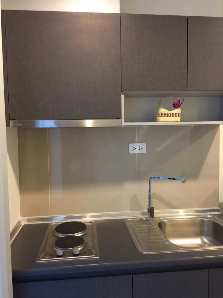 For rent: The Base Rama 9–Ramkhamhaeng, 1 bedroom, 1 bathroom, fully furnished, pool view, hurry and book now!