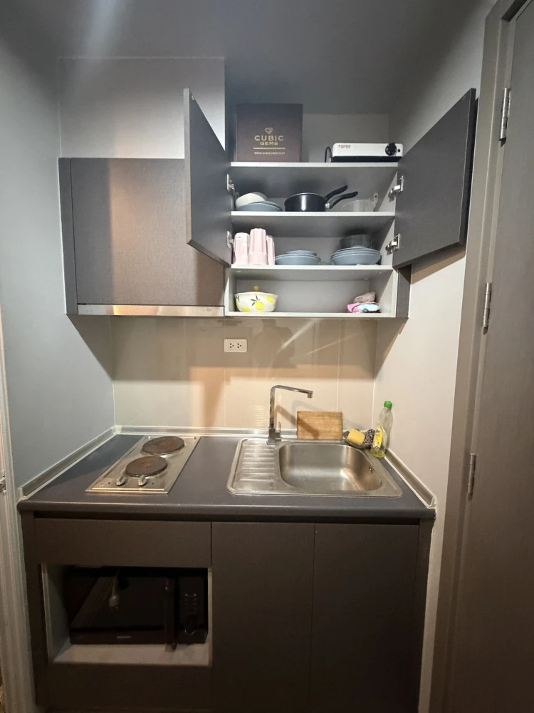 For rent: The Base Rama 9–Ramkhamhaeng, 22nd floor, fully furnished, nice to live in, reserve now.