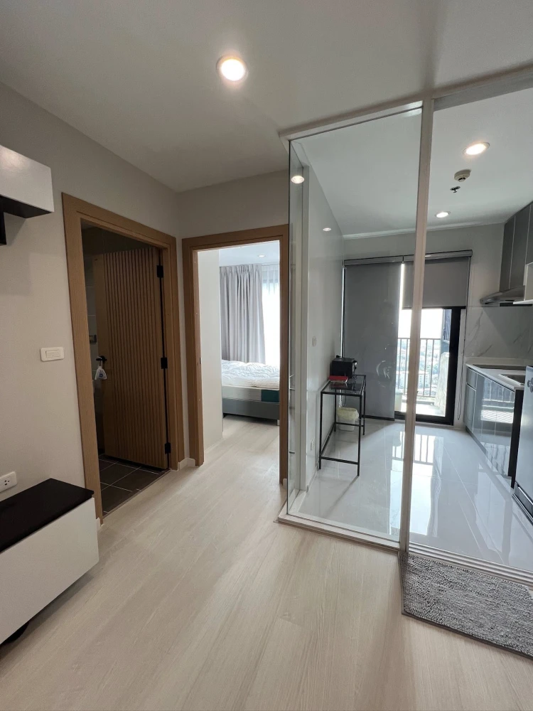 For rent: The Base Rama 9–Ramkhamhaeng. Ready to move in, high floor, fully furnished, spacious room. Book now!+++