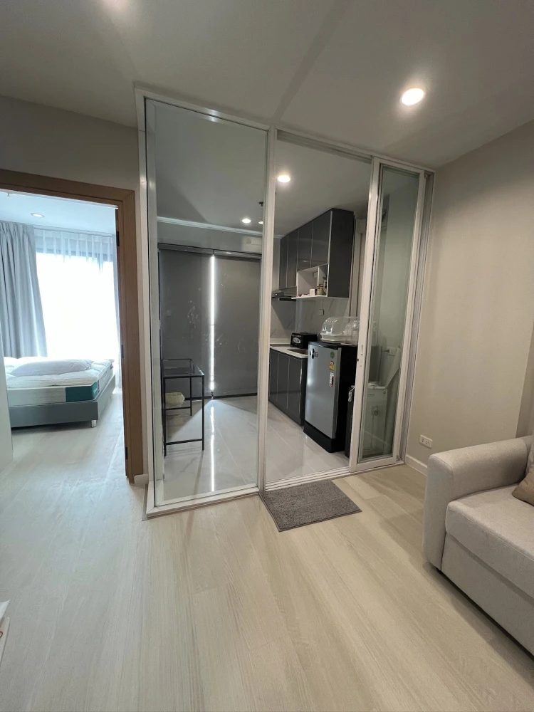 For rent: The Base Rama 9–Ramkhamhaeng. Ready to move in, high floor, fully furnished, spacious room. Book now!+++