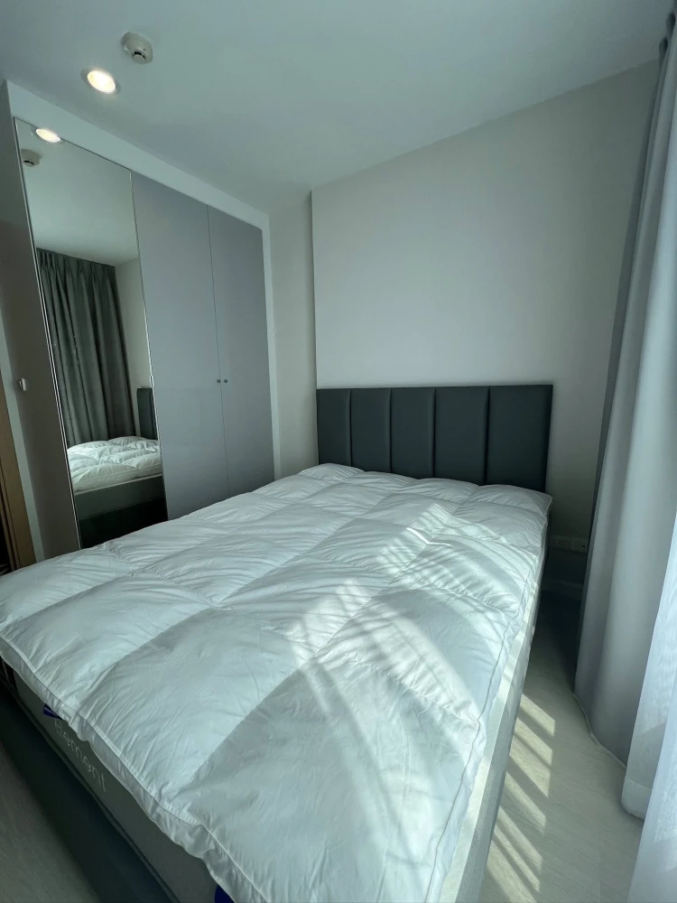 For rent: The Base Rama 9–Ramkhamhaeng. Ready to move in, high floor, fully furnished, spacious room. Book now!+++
