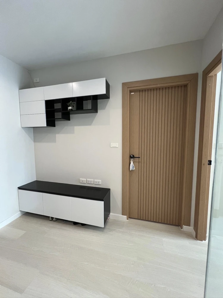 For rent: The Base Rama 9–Ramkhamhaeng. Ready to move in, high floor, fully furnished, spacious room. Book now!+++