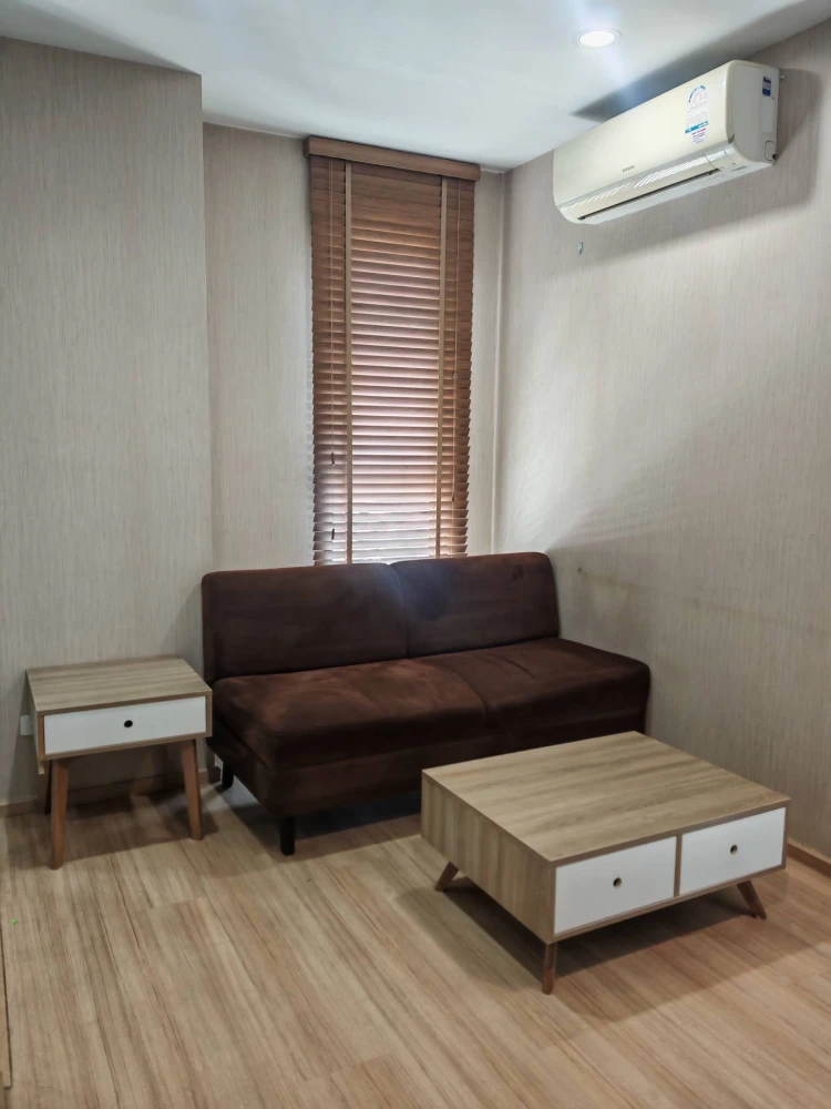 For rent: The Base Rama 9–Ramkhamhaeng, corner unit, private, 33rd floor, expressway view. Everything you need is here. Book now!