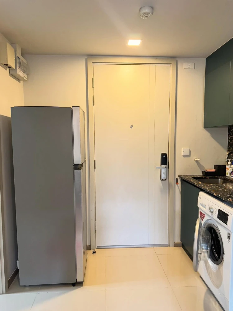 For rent: The Base Sukhumvit 50. Not crowded, no need to fight for the elevator. Just bring your luggage and move in!