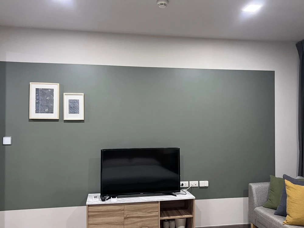 For rent: The Base Sukhumvit 50, 6th floor, fully furnished room with furniture and appliances. Reserve now, urgently.