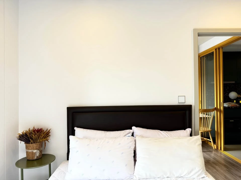 For rent: The Base Sukhumvit 50, 7th floor, nice room, fully furnished, book now.