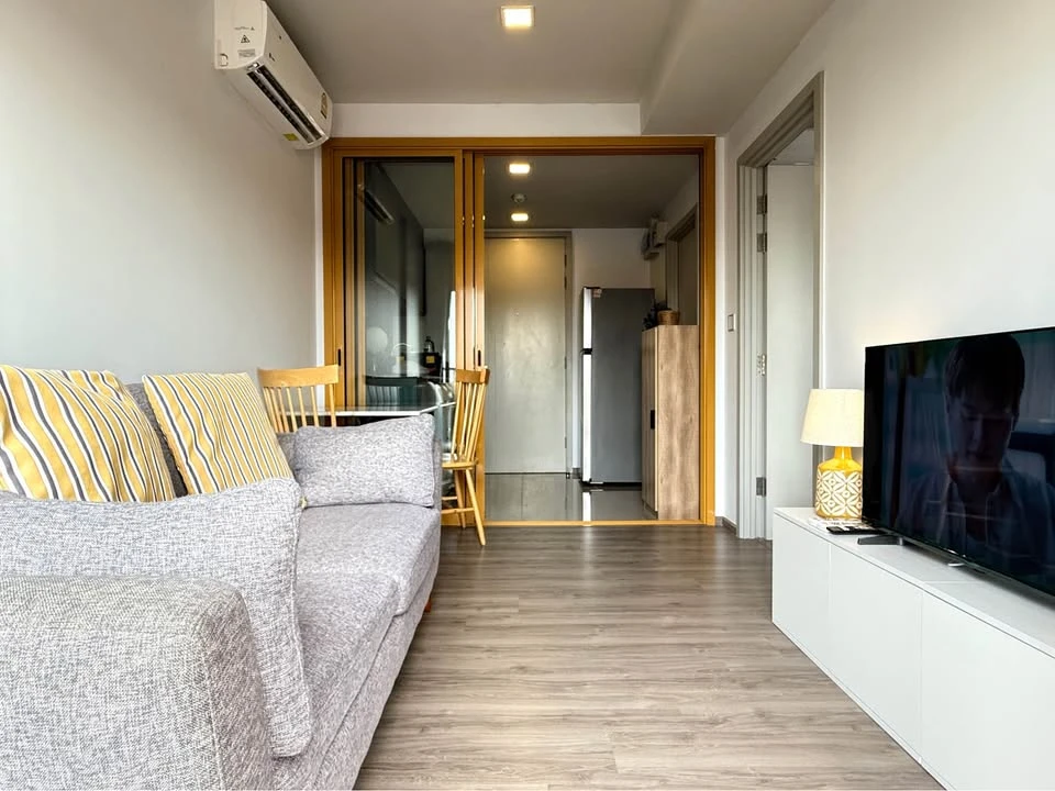 For rent: The Base Sukhumvit 50, 7th floor, nice room, fully furnished, book now.