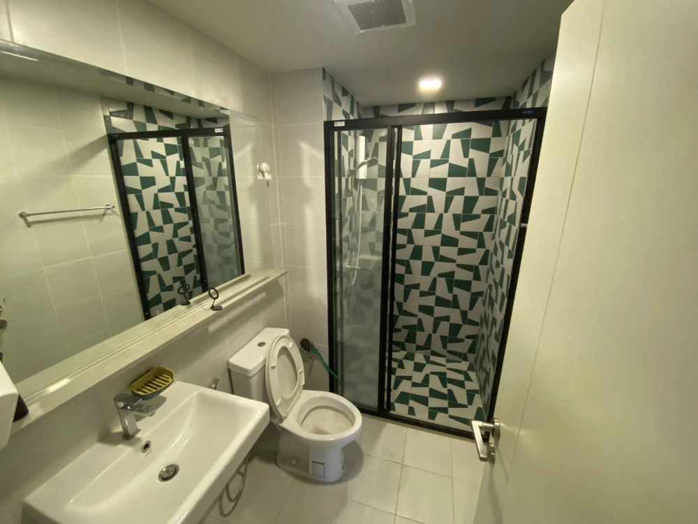 For rent: The Base Sukhumvit 50, ready to move in, complete in one place, just bring your bags and move in. Don't miss out!