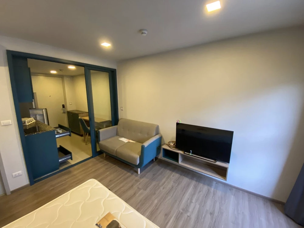 For rent: The Base Sukhumvit 50, ready to move in, complete in one place, just bring your bags and move in. Don't miss out!