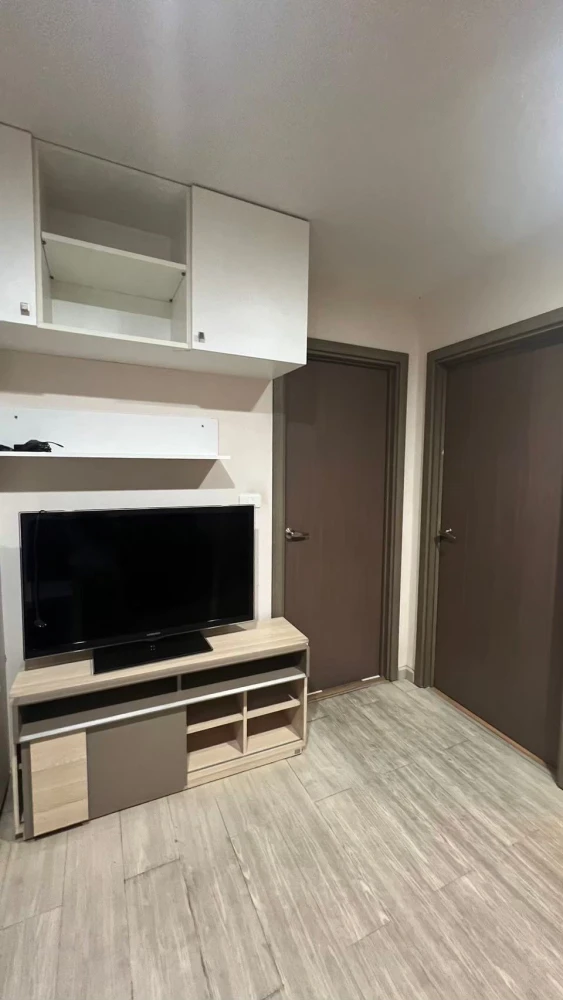 For rent: The base sukhumvit 77, very high floor room (34th floor), fully furnished, don't miss out.