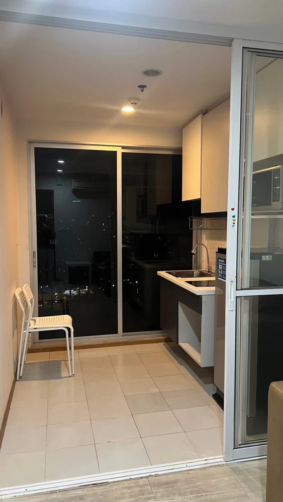 For rent: The base sukhumvit 77, very high floor room (34th floor), fully furnished, don't miss out.