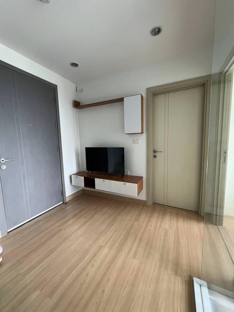 For rent: The Base Rama 9 - Ramkhamhaeng, ready to move in, fully furnished, high floor, great view, great price, come and reserve now!