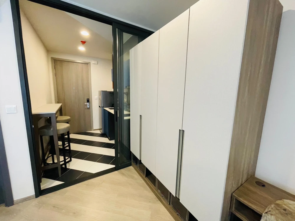For rent: The Base Saphan Mai, 1 bed, 28 sq m. (4th floor), fully furnished as shown in the picture. Reserve now, don't delay.