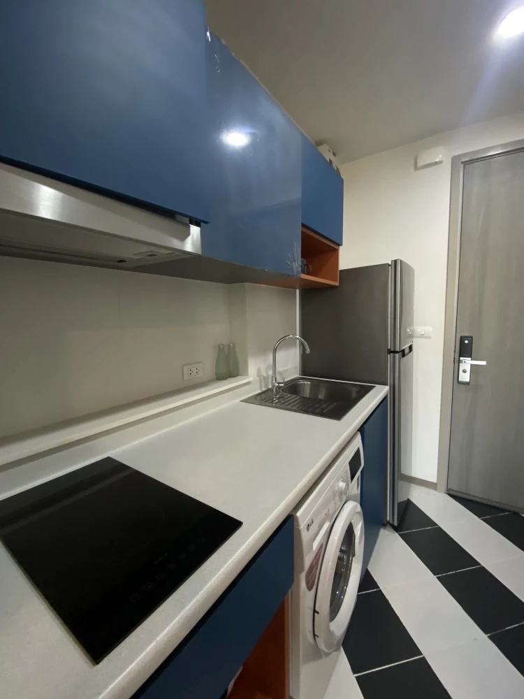 For rent: The Base Saphan Mai, "North-facing" unit (facing the military housing), unobstructed view, not too hot from the sun, excellent ventilation,