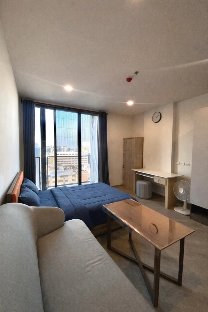 For rent: The Base Saphan Mai, "North-facing" unit (facing the military housing), unobstructed view, not too hot from the sun, excellent ventilation,