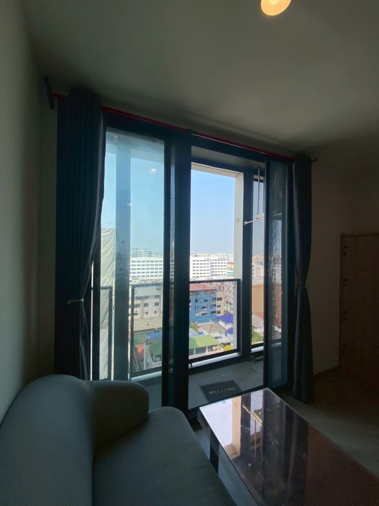 For rent: The Base Saphan Mai, "North-facing" unit (facing the military housing), unobstructed view, not too hot from the sun, excellent ventilation,