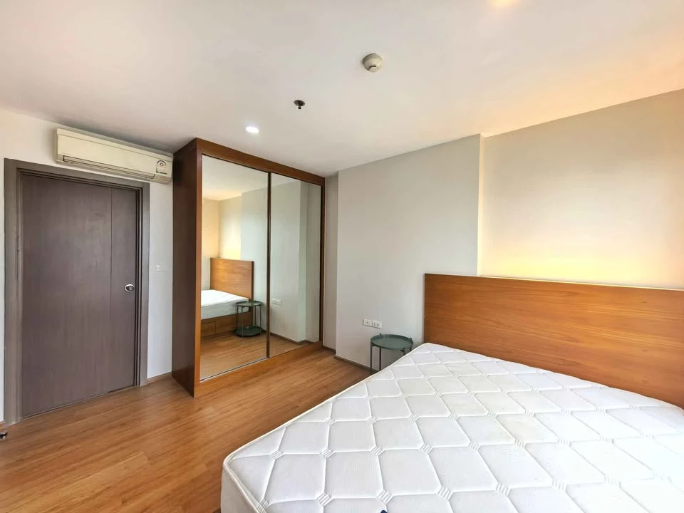 For Rent: The Base Sukhumvit 77 – 1-bedroom corner unit on the 24th floor. Features views towards Bangna/Outer Sukhumvit and comes fully furnished.