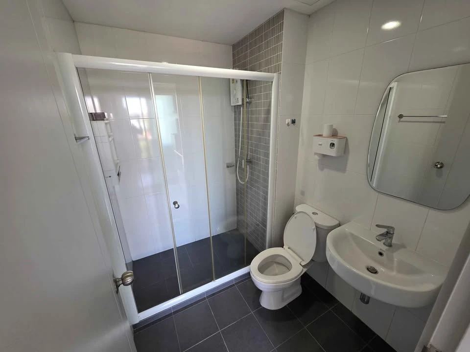 For rent: The Bella Condo Rama 2, ready to move in, fully furnished, hurry and reserve now, affordable price.