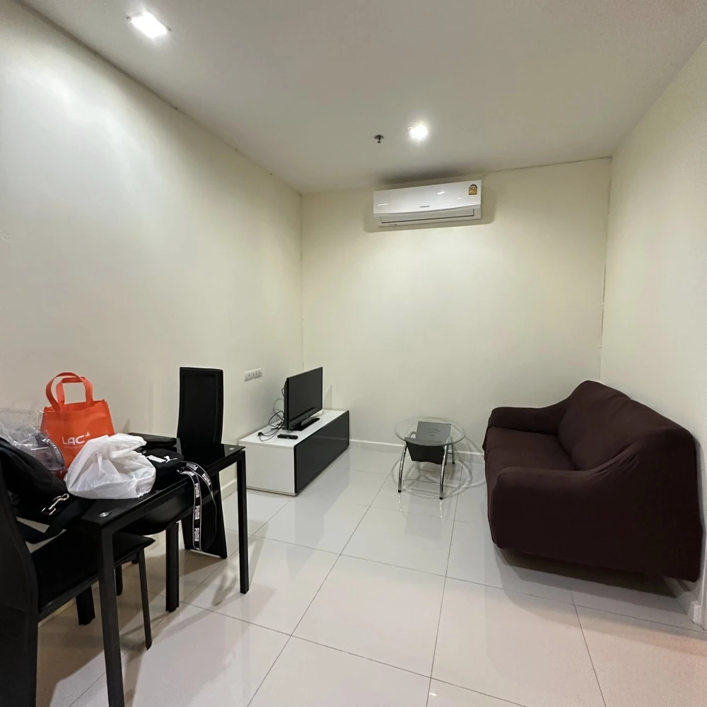 ให้เช่า The Bloom Sukhumvit 71 ชั้น 18 ห้องน่าอยู่ มาพร้อมการตกแต่งที่ครบครัน สนใจจองเลย
