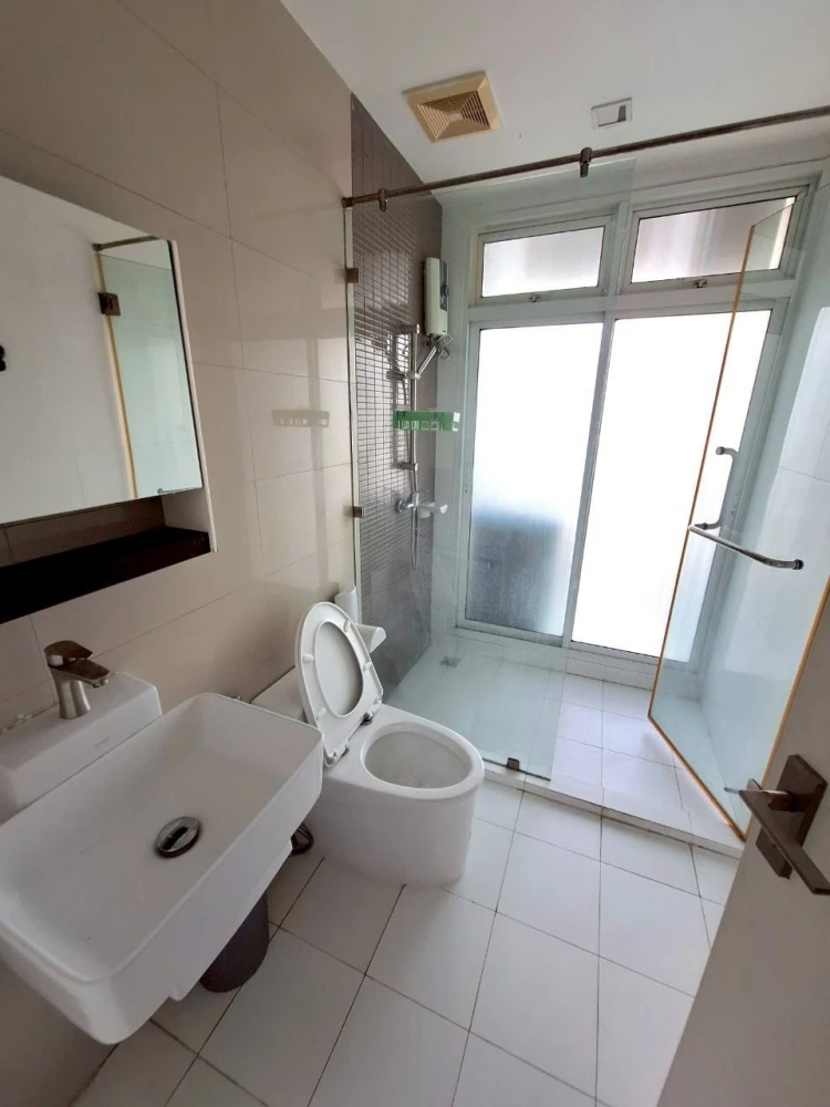 For rent: The Bloom Sukhumvit 71, fully furnished room with all appliances included. Don't miss out!