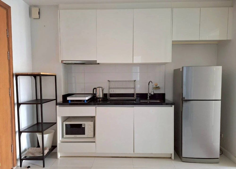 For rent: The Bloom Sukhumvit 71, fully furnished room with all appliances included. Don't miss out!