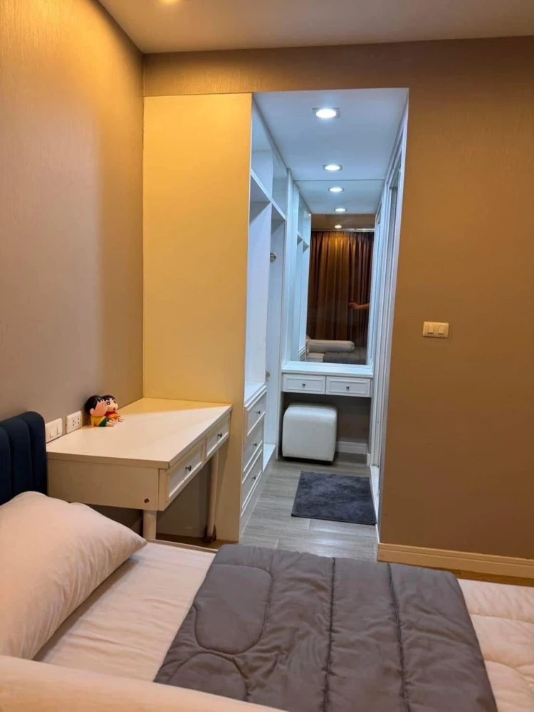 For rent: The Blu X Bangsaen, 1 bedroom, 1 bathroom, dressing area, good location, beautiful sea view, reserve now.