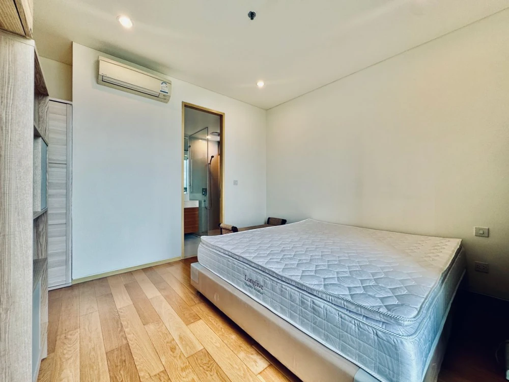 For rent: The Breeze Narathiwas, 9th floor, Chao Phraya River view, fully furnished, nice to live in, reserve now, hurry!