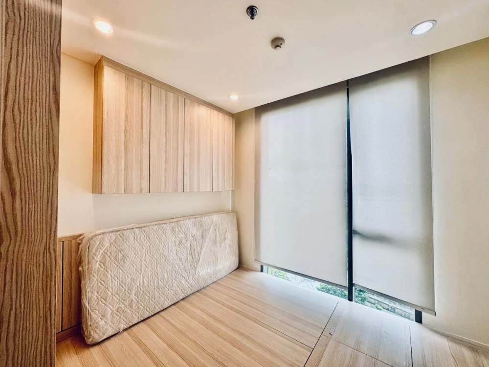 For rent: The Breeze Narathiwas, 9th floor, Chao Phraya River view, fully furnished, nice to live in, reserve now, hurry!