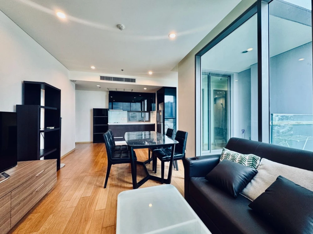 For rent: The Breeze Narathiwas, 9th floor, Chao Phraya River view, fully furnished, nice to live in, reserve now, hurry!