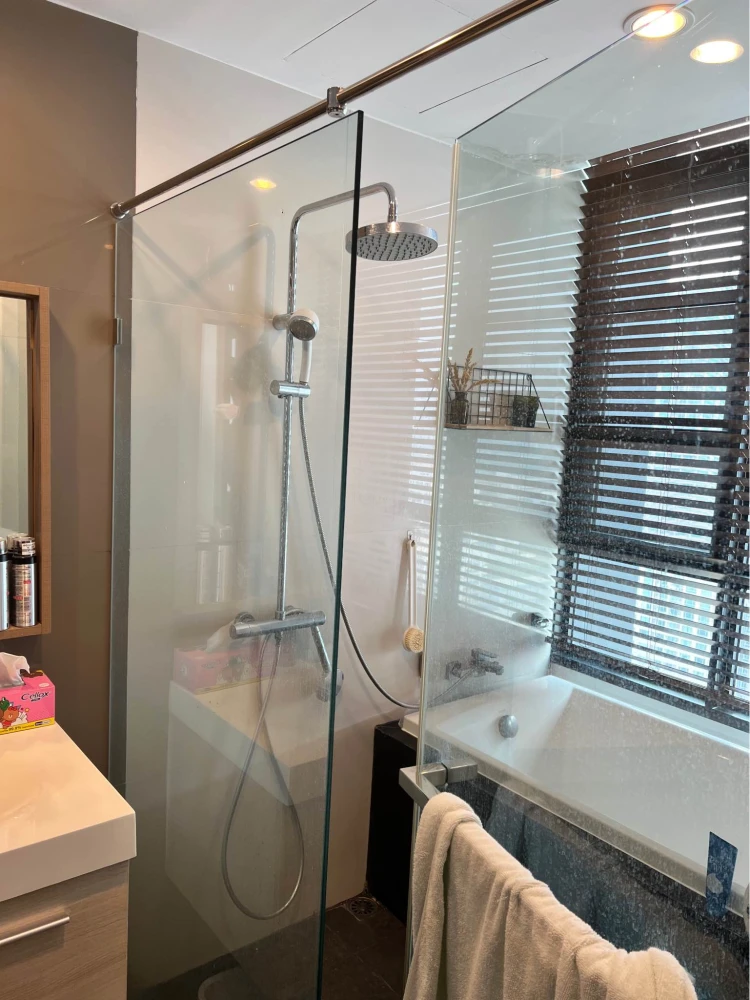 For rent: The Capital Ekkamai-Thonglor, 2.8 m high ceiling room, 22nd floor, beautiful view, no buildings blocking the view, north facing, not hot all