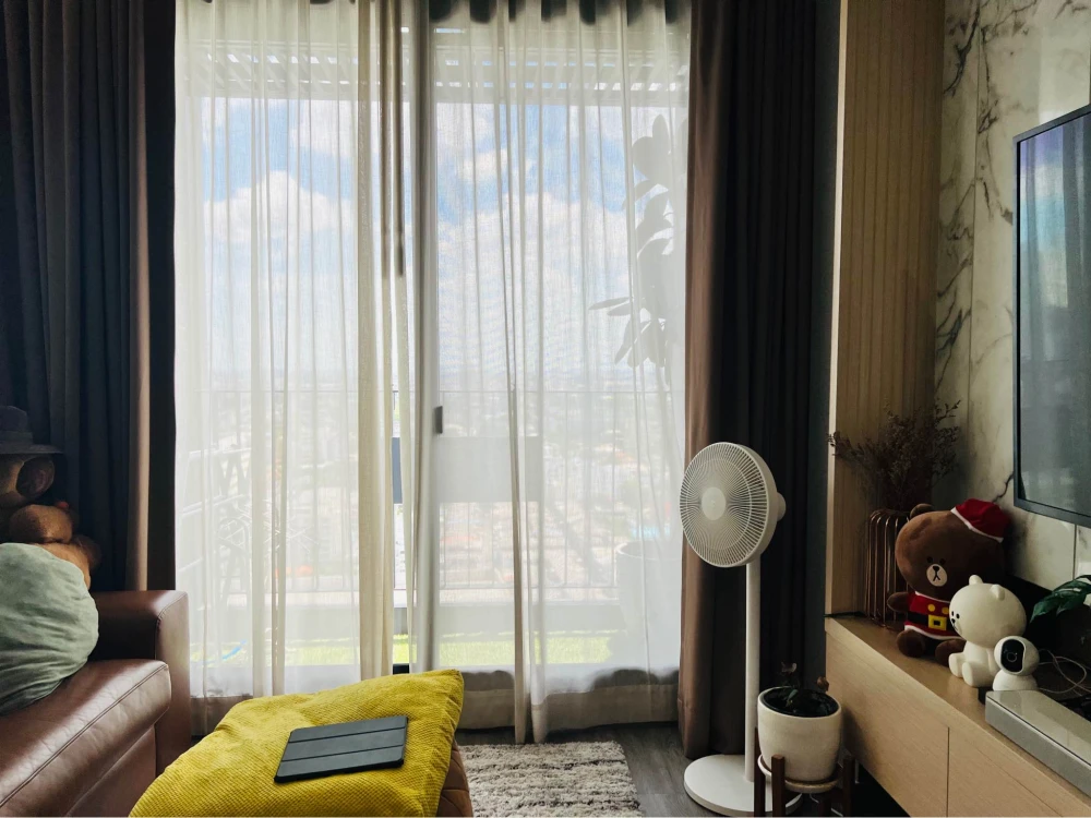 For rent: The Capital Ekkamai-Thonglor, 2.8 m high ceiling room, 22nd floor, beautiful view, no buildings blocking the view, north facing, not hot all