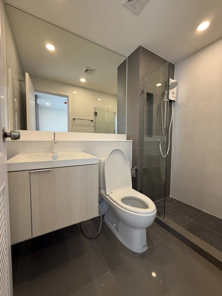 For rent: The CLEV Riverline Chaophraya - Wongsawang, 23rd floor, fully furnished, very livable. Book now!