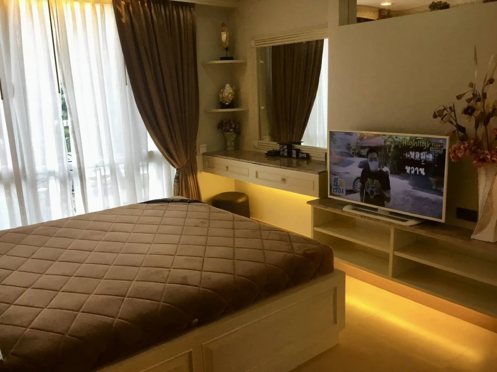 The Cliff condo for rent, pool view, fully furnished. Book now, don't miss out!