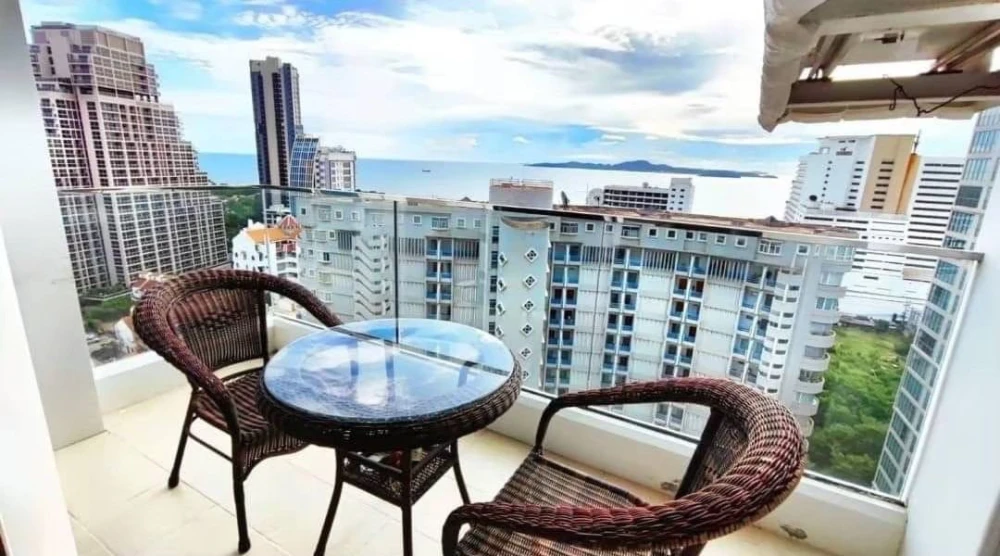For sale/rent: The Cliff condo, fully furnished with appliances, high floor, great location. Book now before it's too late!!!