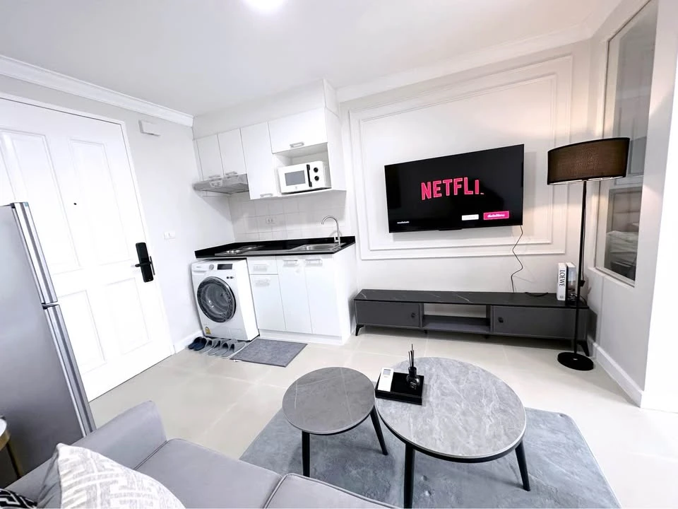 For rent: The Clover Thonglor, 1 bedroom, 1 bathroom, luxuriously decorated, fully equipped with amenities. Reserve now!