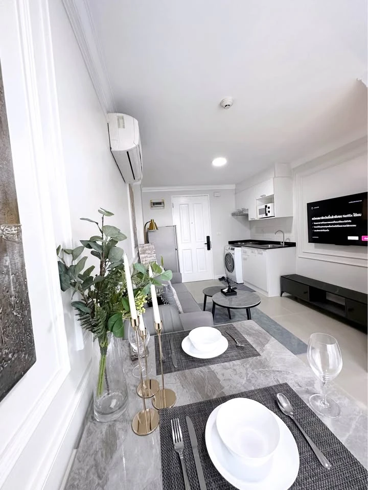For rent: The Clover Thonglor, 1 bedroom, 1 bathroom, luxuriously decorated, fully equipped with amenities. Reserve now!