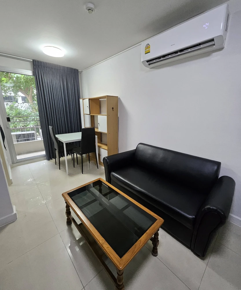 The Clover Thonglor for rent. Quiet, resort-style atmosphere. Direct access to your room from the common area. Book now!