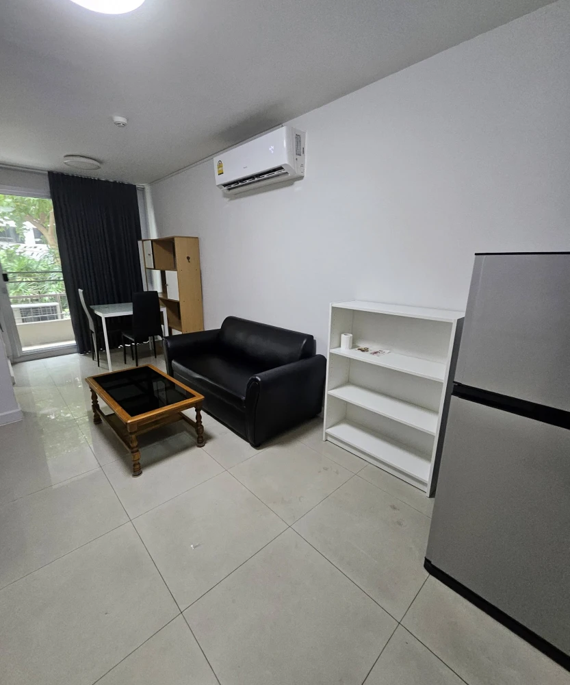 The Clover Thonglor for rent. Quiet, resort-style atmosphere. Direct access to your room from the common area. Book now!