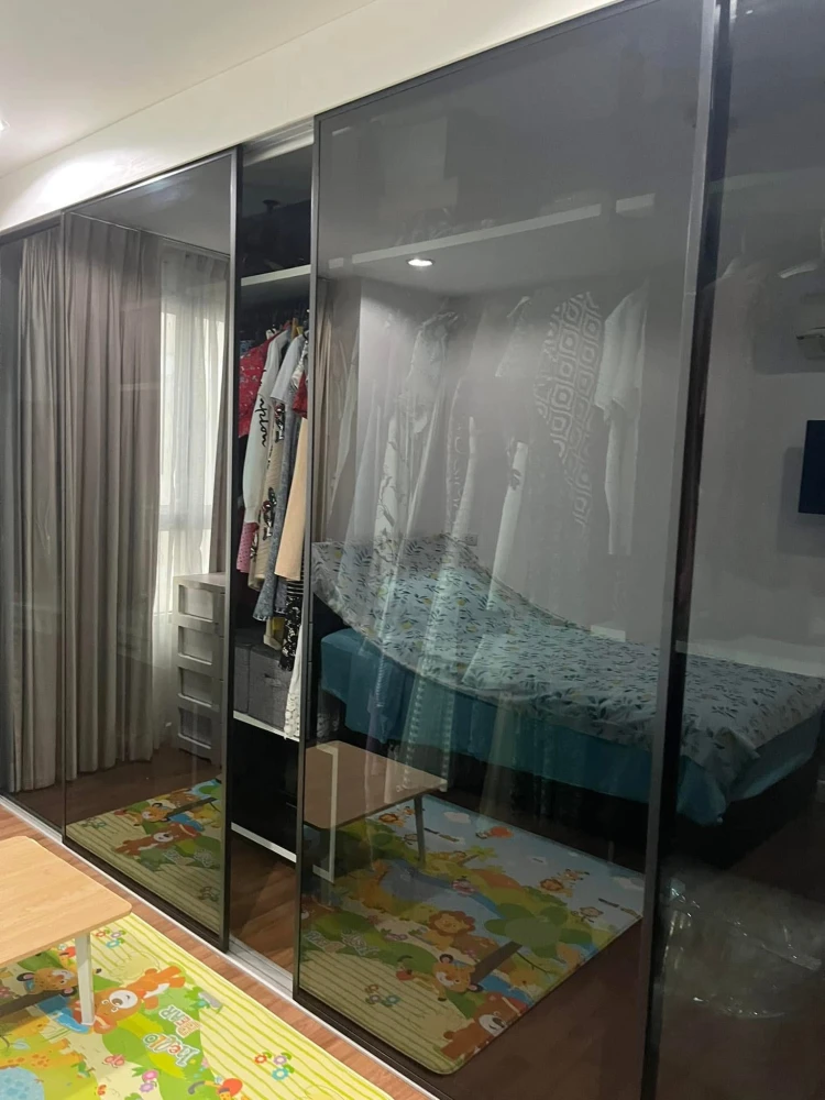 For rent: The Clover Thonglor, corner room, swimming pool view, 7th floor, fully furnished, can't you book it?