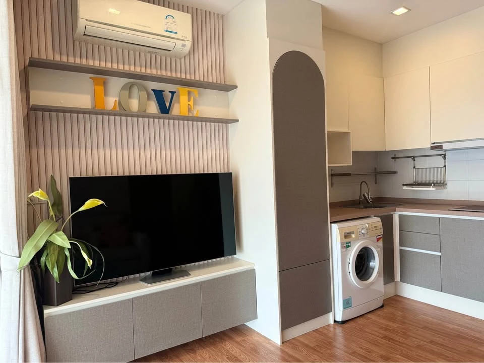 For rent: The Coast Bangkok condo, 1 bedroom with bathtub, 44.5 sq m, fully furnished and ready to move in.