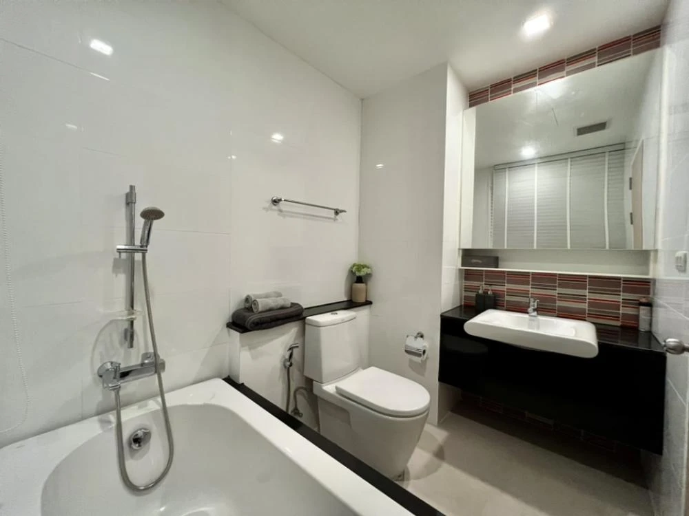 For rent: The Coast Bangkok, 26th floor, fully furnished unit, ready to move in. Book now!