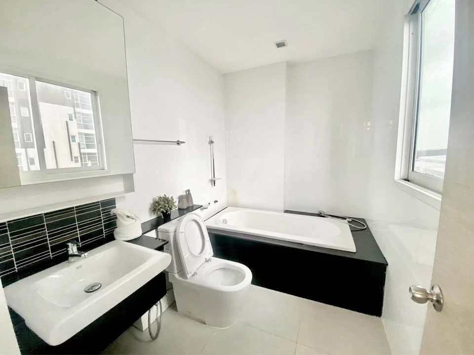 For rent The Coast Bangkok, spacious room, comfortable, suitable for a family, complete facilities, good like this, book now, don't miss out!