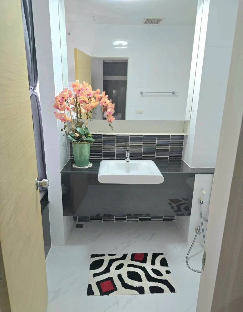 For rent: The Coast Bangkok, quiet and private corner unit. Spacious and great value. Don't miss out!
